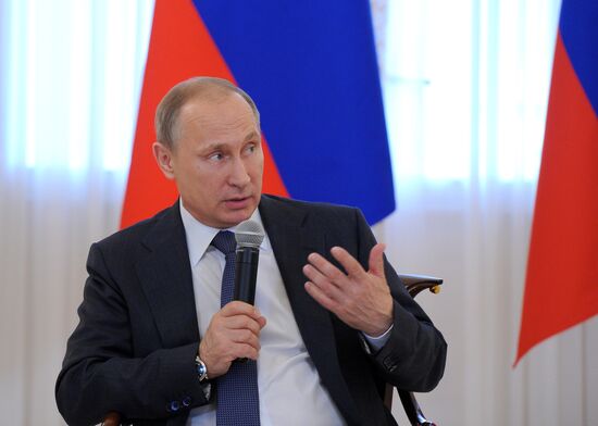 Vladimir Putin visits St. Petersburg