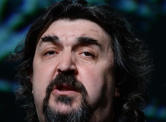 Moscow's Chekhov Art Theater stages "Illusions" show