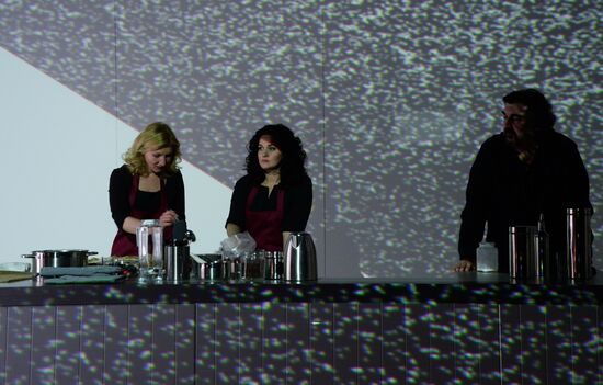 Moscow's Chekhov Art Theater stages "Illusions" show