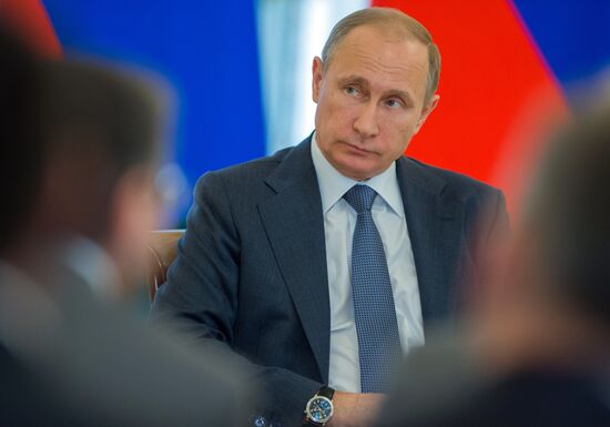 Vladimir Putin visits St. Petersburg