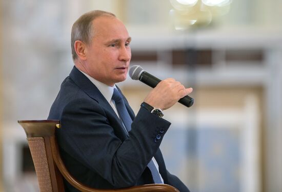 Vladimir Putin visits St. Petersburg