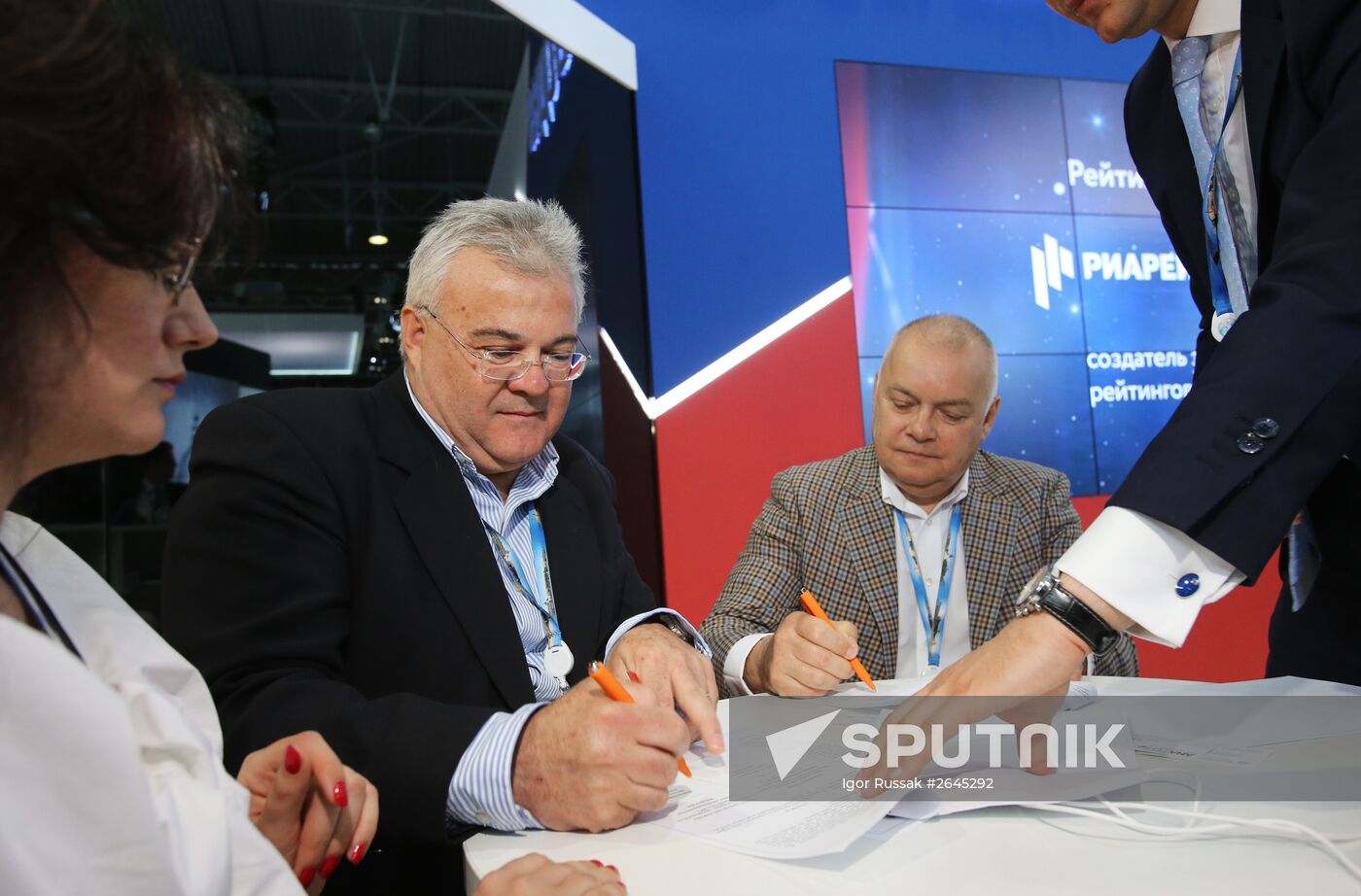 Ceremony of signing agreement between Rossiya Segodnya and ANA-MPA