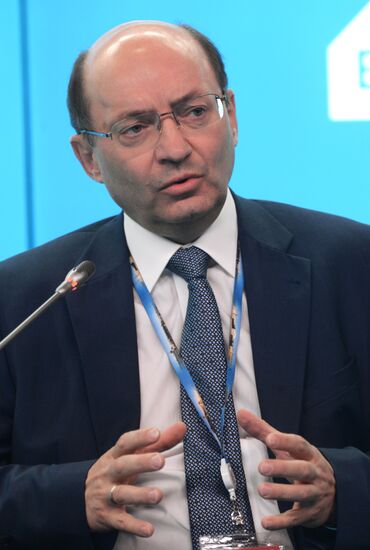Panel session, The Russian Regions’ Growth Formula: Freedom to Experiment, at 2015 St. Petersburg International Economic Forum