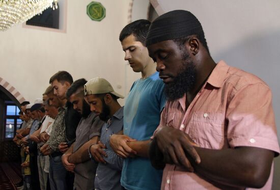 Muslims during Ramadan in Simferopol