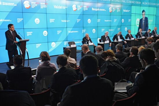 Valdai Club session, Economic Interdependence vs. Political Isolation, at 2015 St. Petersburg International Economic Forum