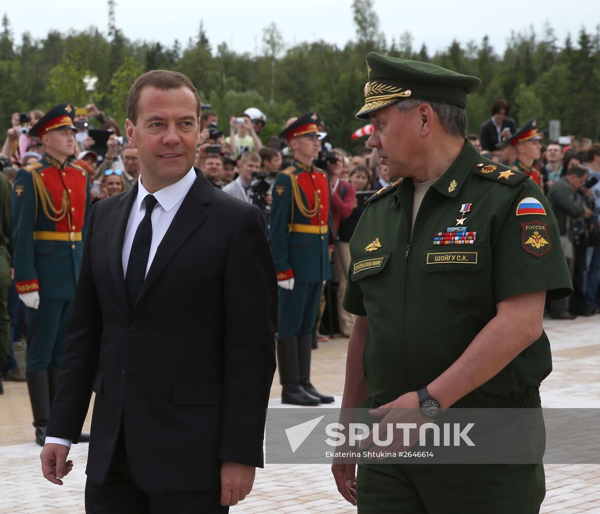 Prime Minister Medvedev visits ARMY 2015 International military technical forum