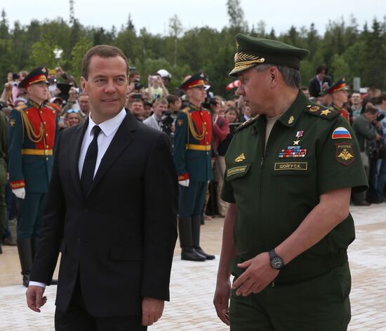 Prime Minister Medvedev visits ARMY 2015 International military technical forum
