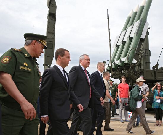 Prime Minister Medvedev visits ARMY 2015 International Military Technical Forum