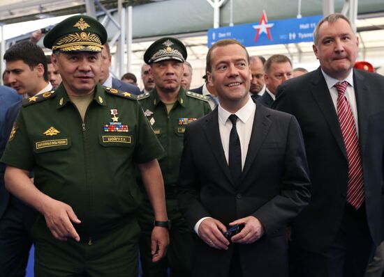 Prime Minister Medvedev visits ARMY 2015 International Military Technical Forum