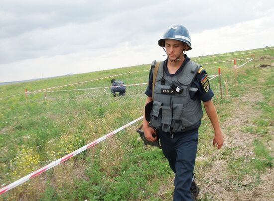 International experts arrive in Donetsk to investigate Malaysian MH17 Boeing crash