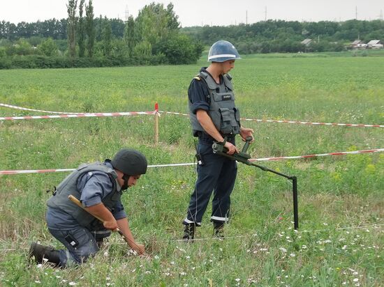 International experts arrive in Donetsk to investigate Malaysian MH17 Boeing crash