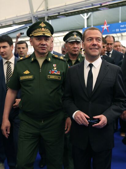 Prime Minister Medvedev visits ARMY 2015 International military technical forum