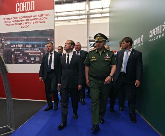 Prime Minister Medvedev visits ARMY 2015 International military technical forum