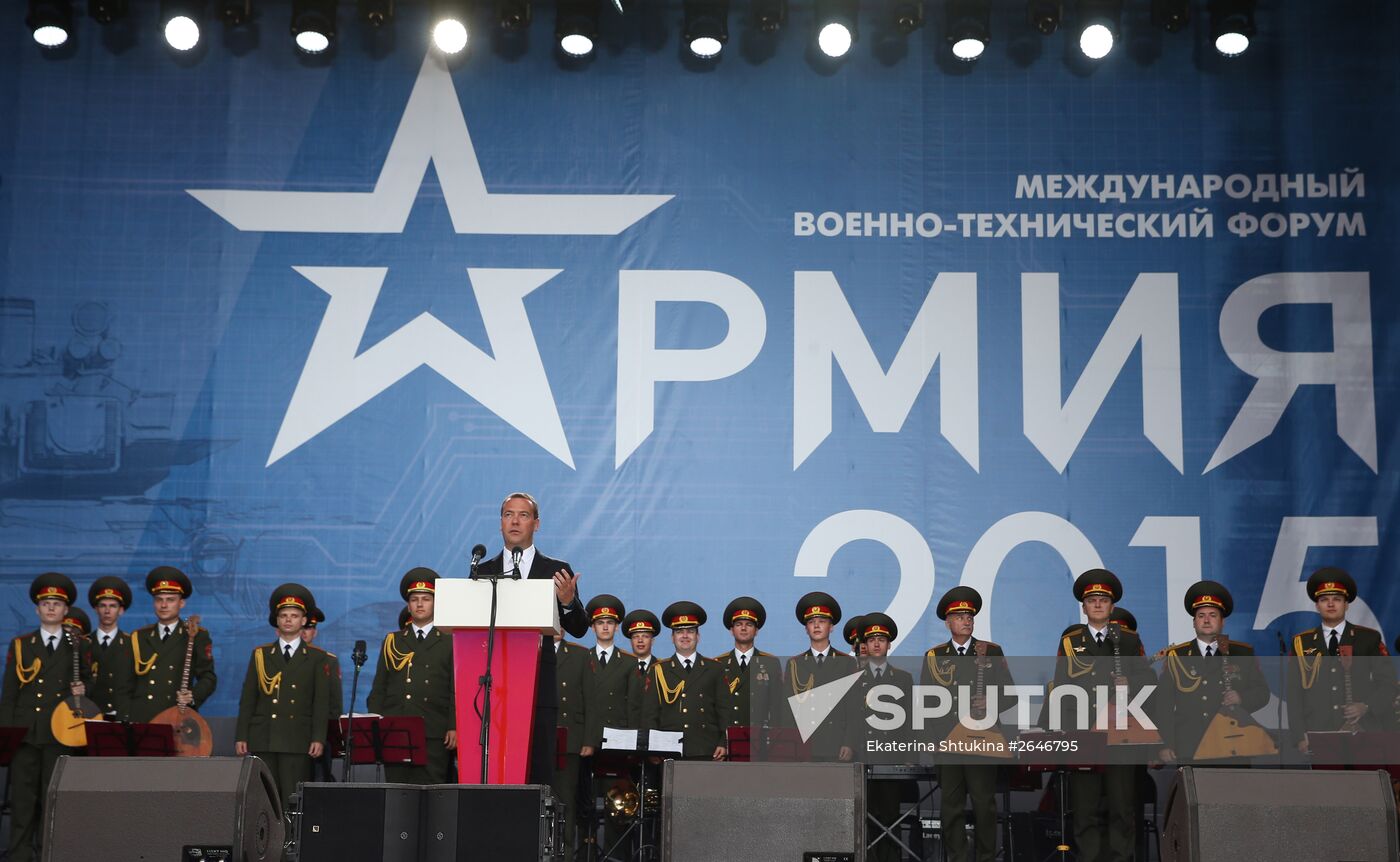 Prime Minister Medvedev visits ARMY 2015 International military technical forum