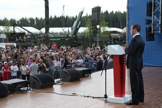 Prime Minister Medvedev visits ARMY 2015 International military technical forum