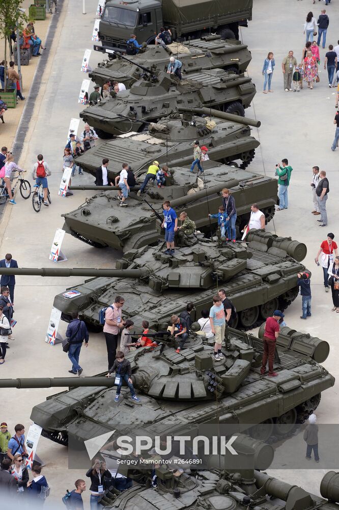Prime Minister Medvedev visits ARMY 2015 International military technical forum