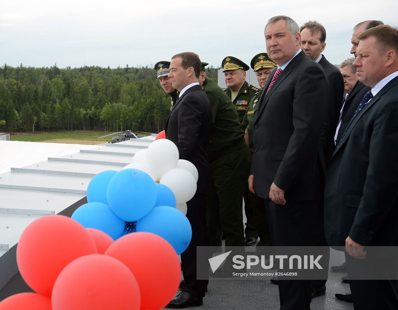 Prime Minister Medvedev visits ARMY 2015 International military technical forum