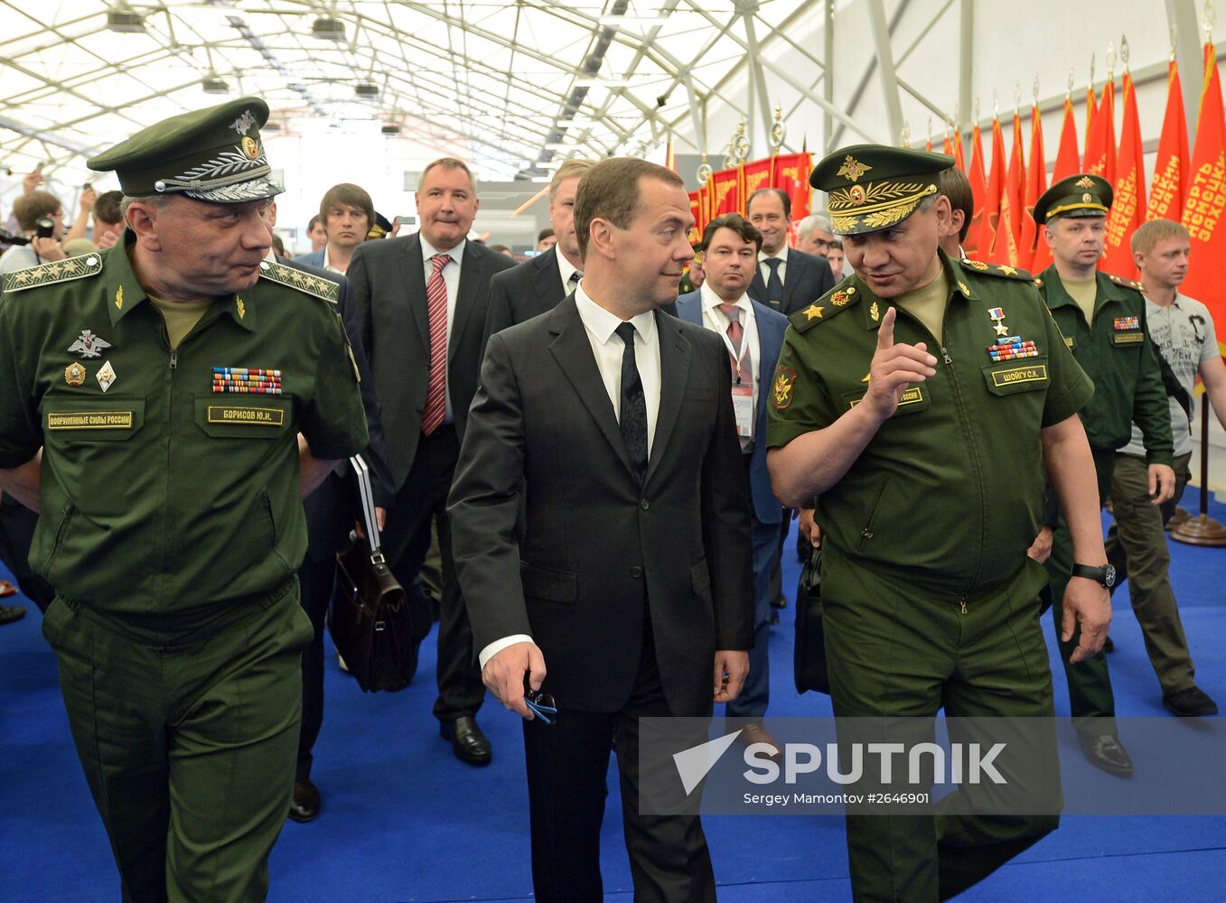 Prime Minister Medvedev visits ARMY 2015 International military technical forum
