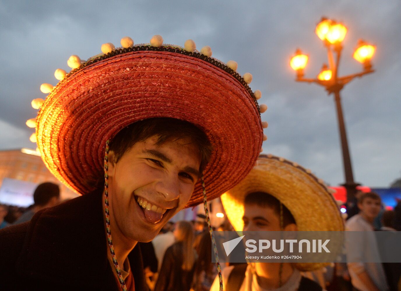 Scarlet Sails school-leavers' festival in St. Petersburg during SPEIF 2015