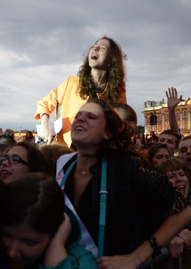 Scarlet Sails school-leavers' festival in St. Petersburg during SPEIF 2015