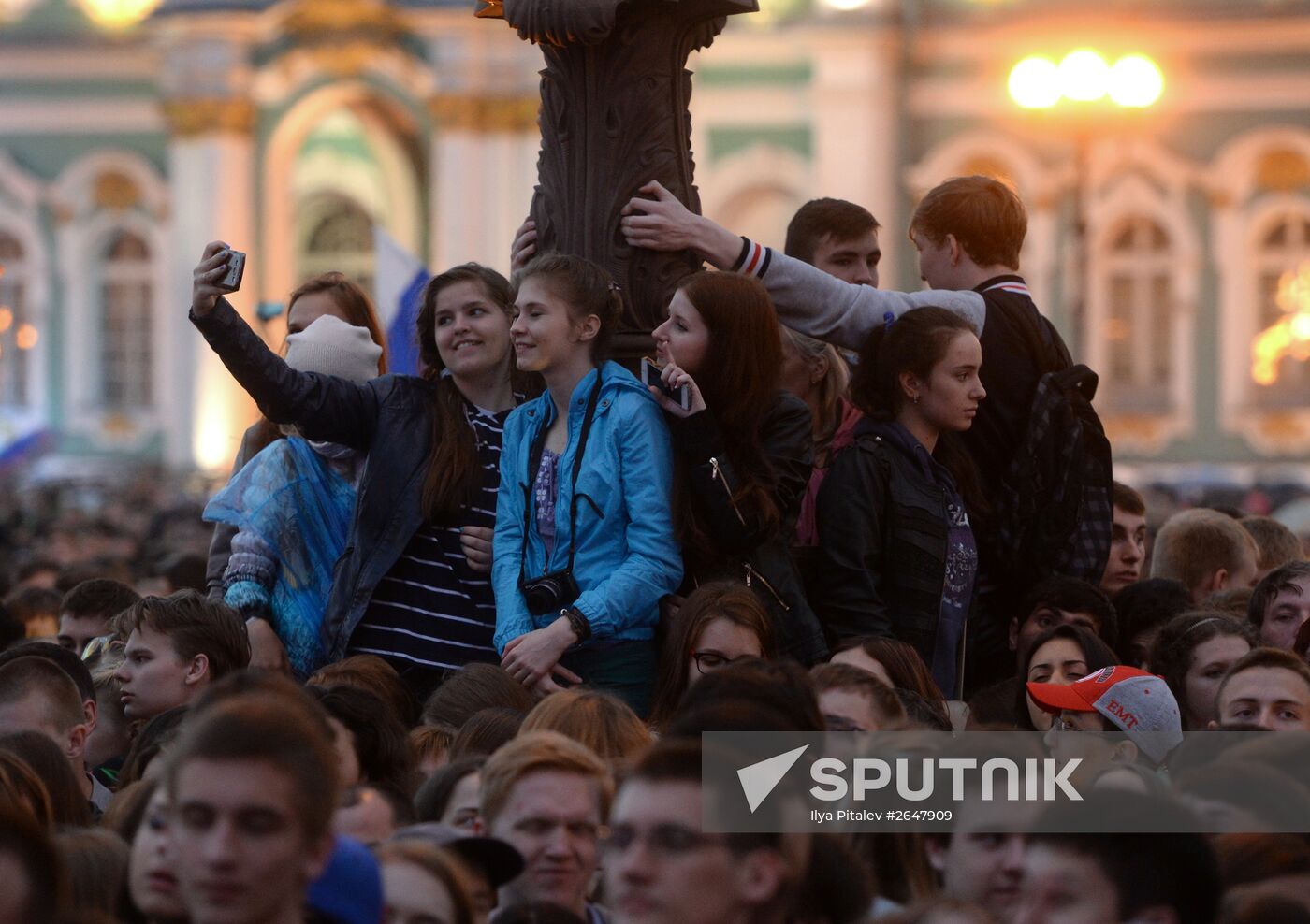 Scarlet Sails school-leavers' festival in St. Petersburg during SPEIF 2015