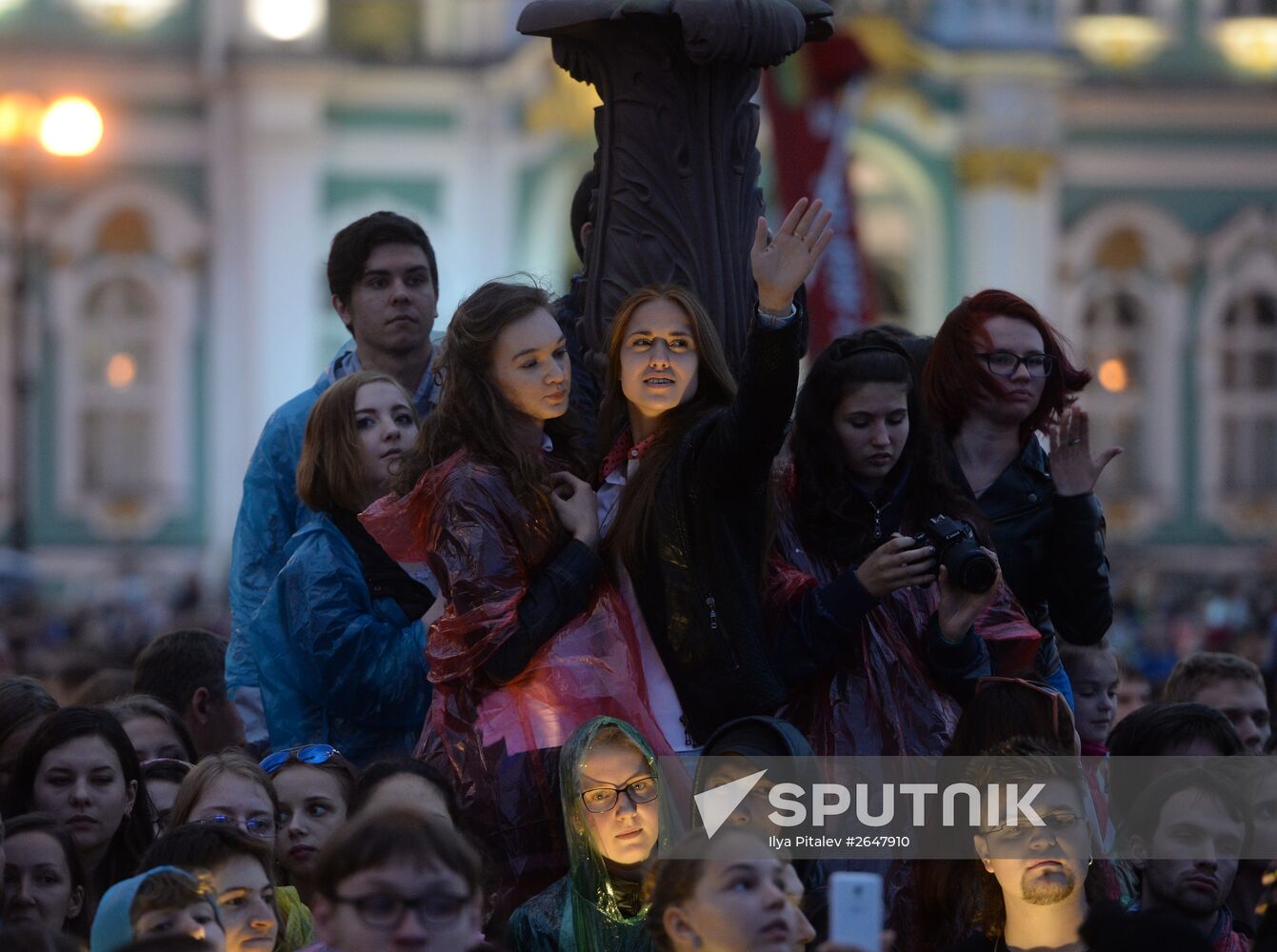 Scarlet Sails school-leavers' festival in St. Petersburg during SPEIF 2015