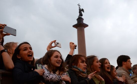 Scarlet Sails school-leavers' festival in St. Petersburg during SPEIF 2015