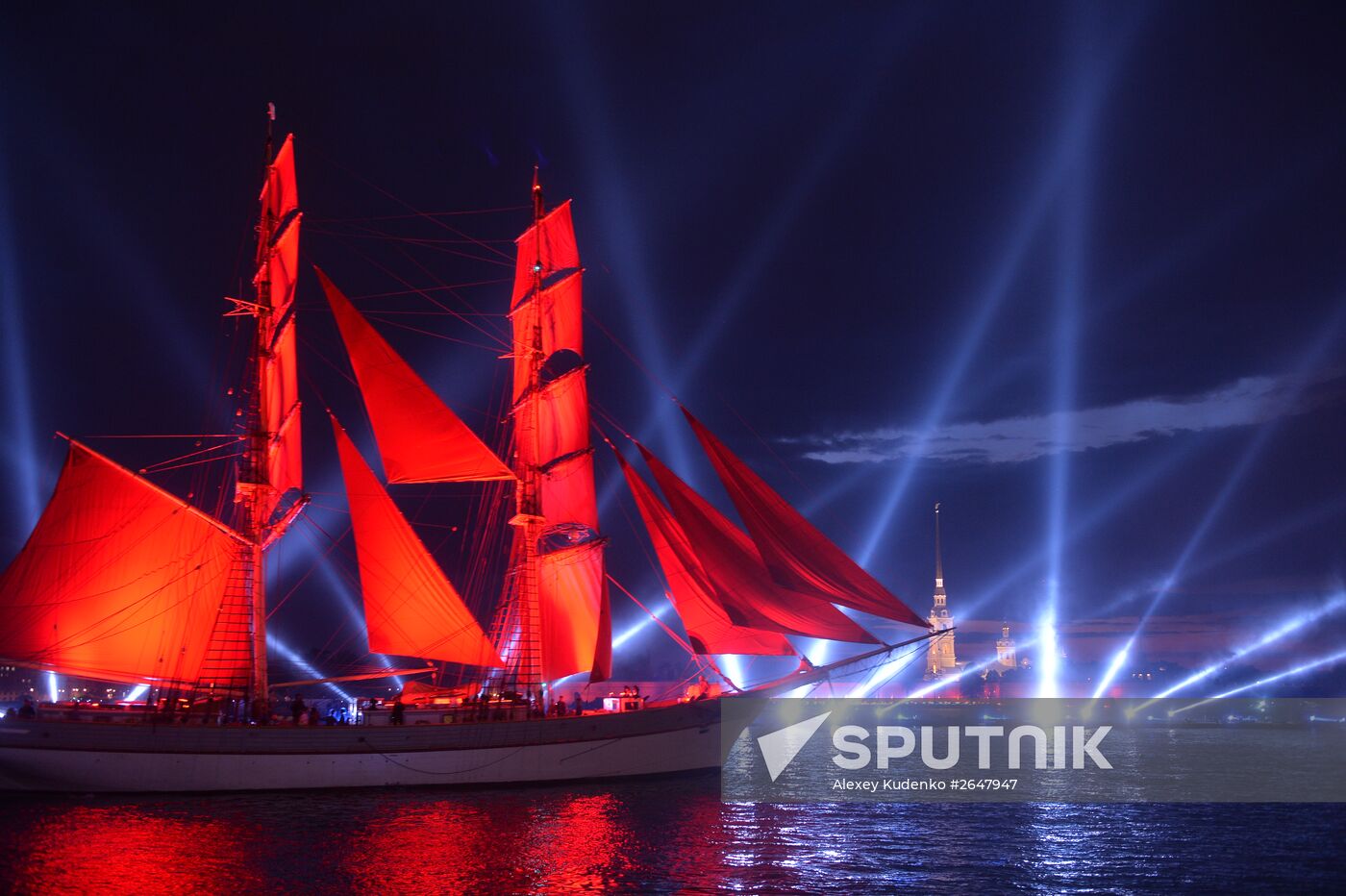 Scarlet Sails school-leavers' festival in St. Petersburg during SPEIF 2015