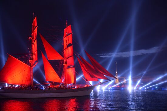 Scarlet Sails school-leavers' festival in St. Petersburg during SPEIF 2015