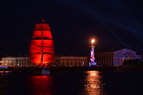 Scarlet Sails school-leavers' festival in St. Petersburg during SPEIF 2015