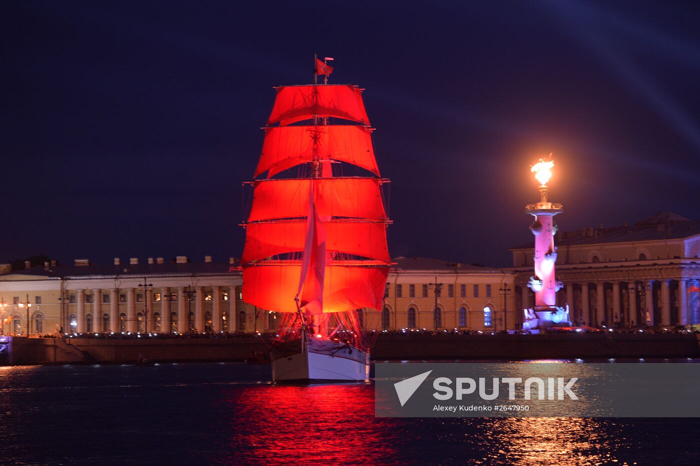 Scarlet Sails school-leavers' festival in St. Petersburg during SPEIF 2015