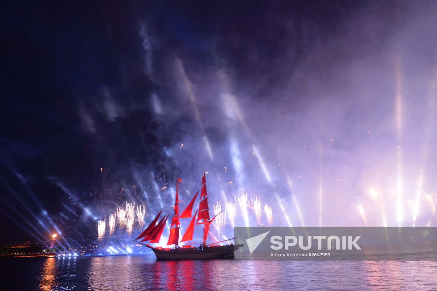 Scarlet Sails school-leavers' festival in St. Petersburg during SPEIF 2015