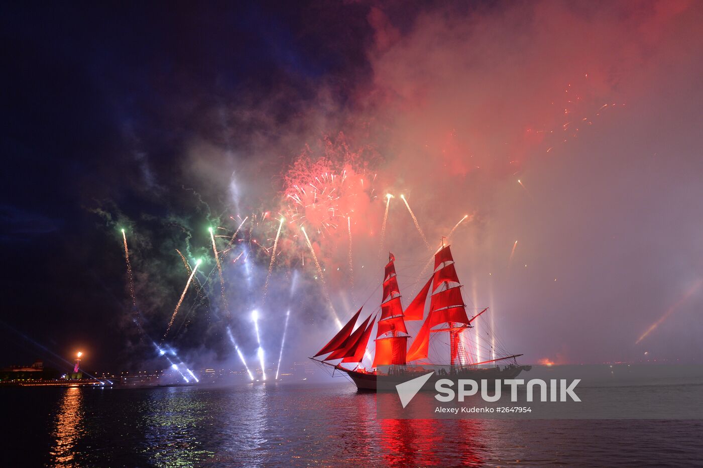 Scarlet Sails school-leavers' festival in St. Petersburg during SPEIF 2015