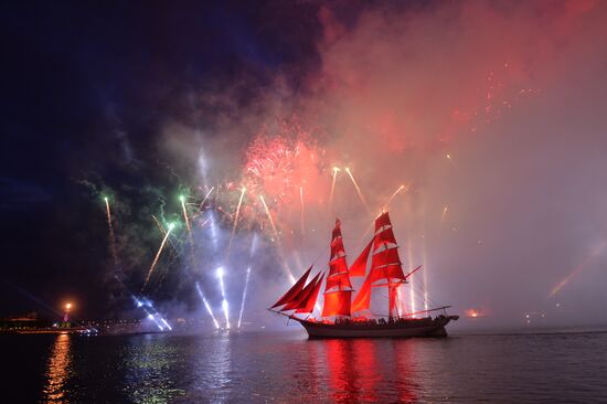 Scarlet Sails school-leavers' festival in St. Petersburg during SPEIF 2015