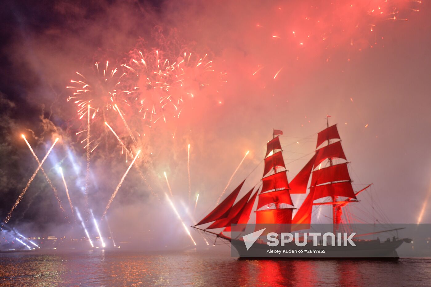 Scarlet Sails school-leavers' festival in St. Petersburg during SPEIF 2015