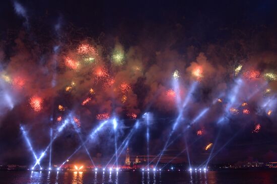 Scarlet Sails school-leavers' festival in St. Petersburg during SPEIF 2015