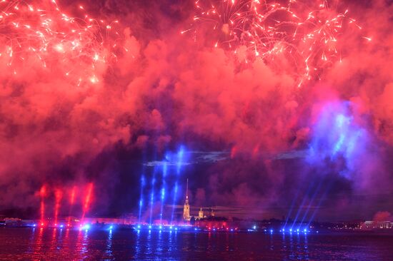 Scarlet Sails school-leavers' festival in St. Petersburg during SPEIF 2015