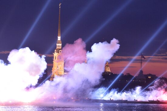 Scarlet Sails school-leavers' festival in St. Petersburg during SPEIF 2015