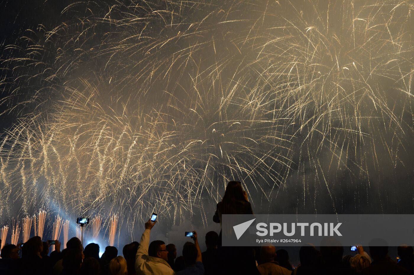 Scarlet Sails school-leavers' festival in St. Petersburg during SPEIF 2015