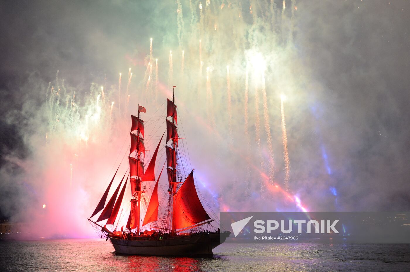Scarlet Sails school-leavers' festival in St. Petersburg during SPEIF 2015