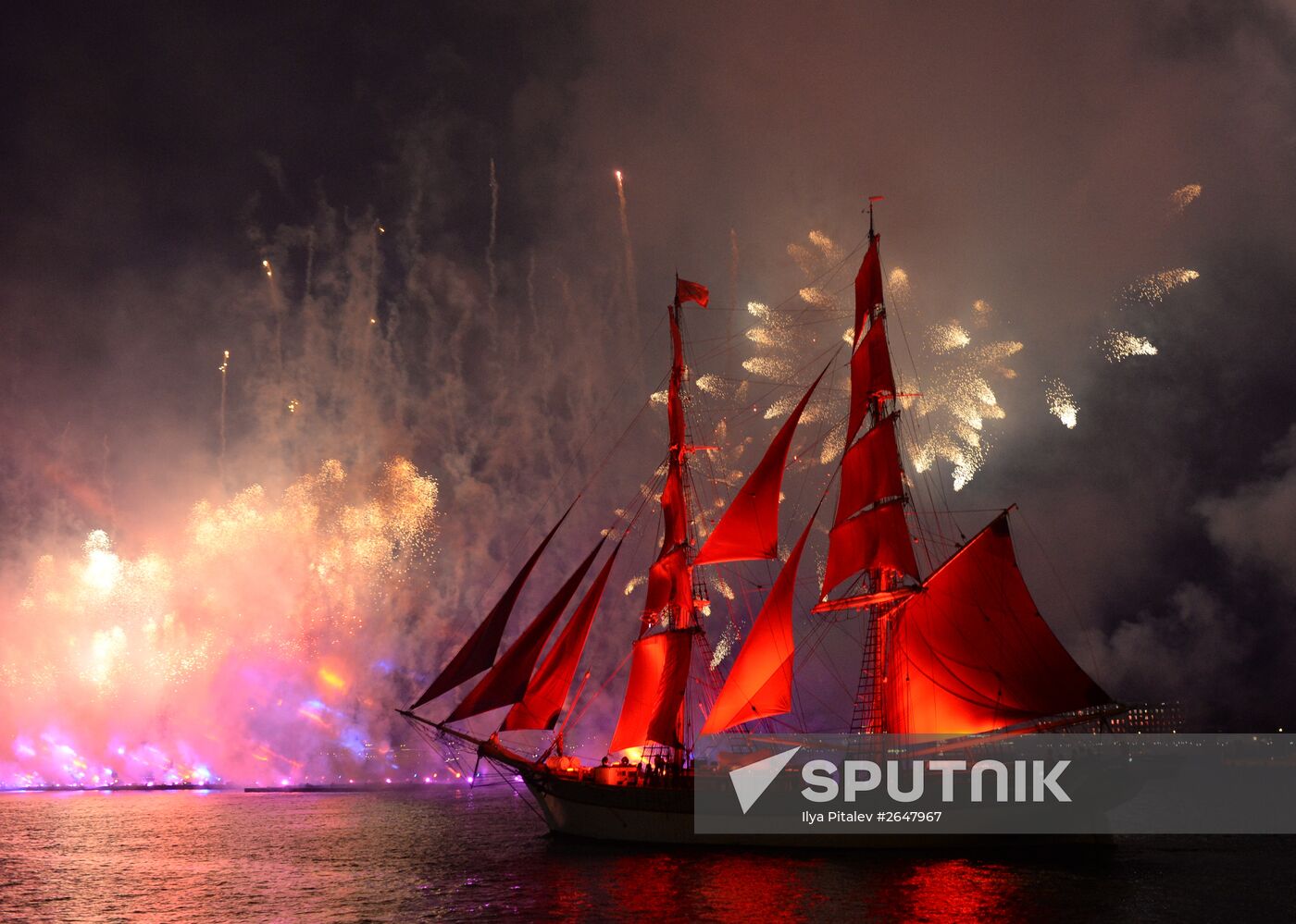 Scarlet Sails school-leavers' festival in St. Petersburg during SPEIF 2015