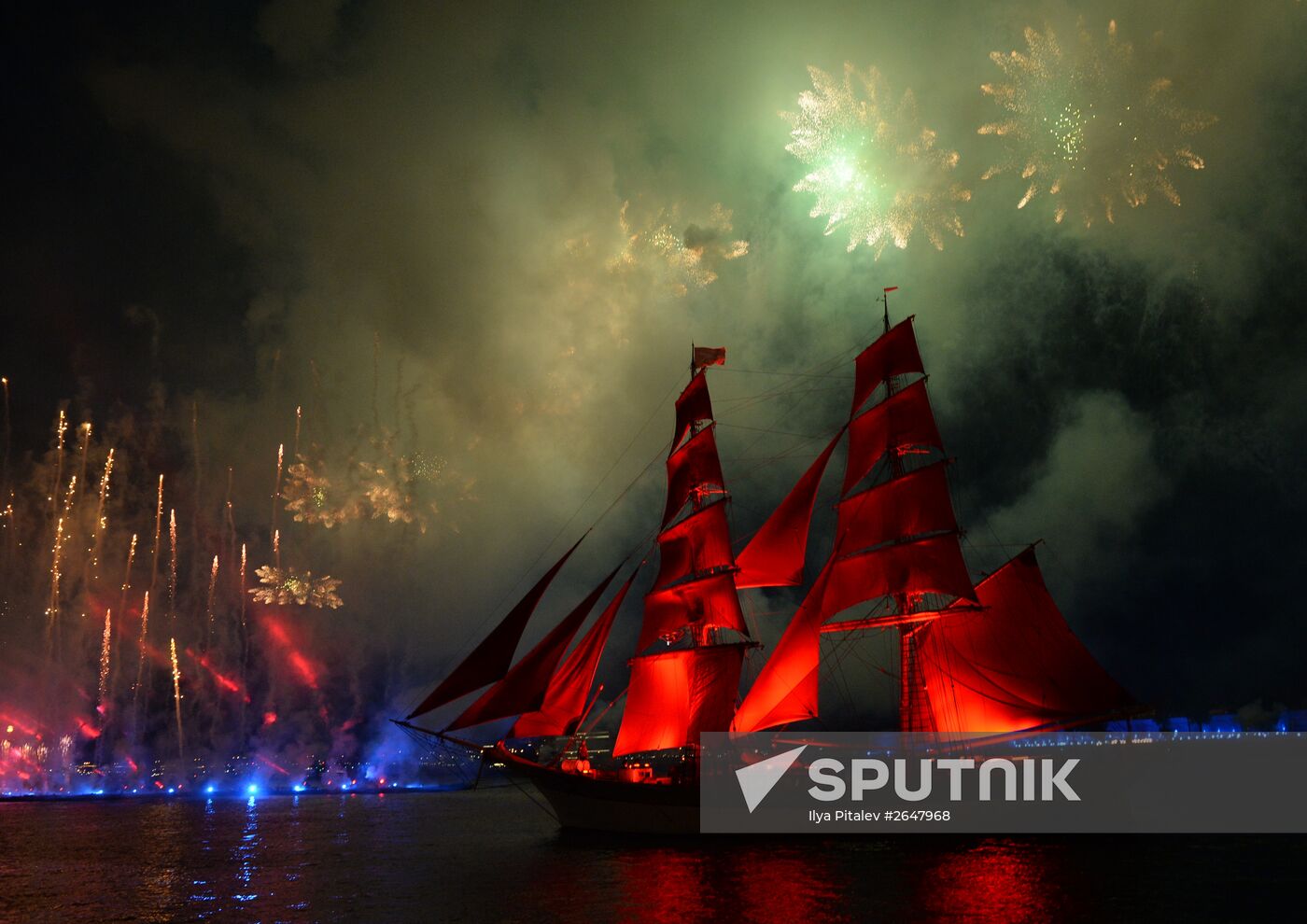 Scarlet Sails school-leavers' festival in St. Petersburg during SPEIF 2015