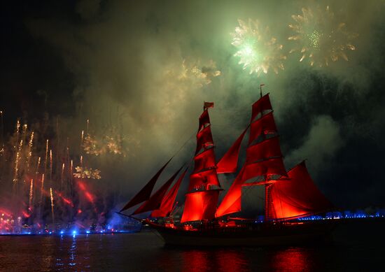 Scarlet Sails school-leavers' festival in St. Petersburg during SPEIF 2015
