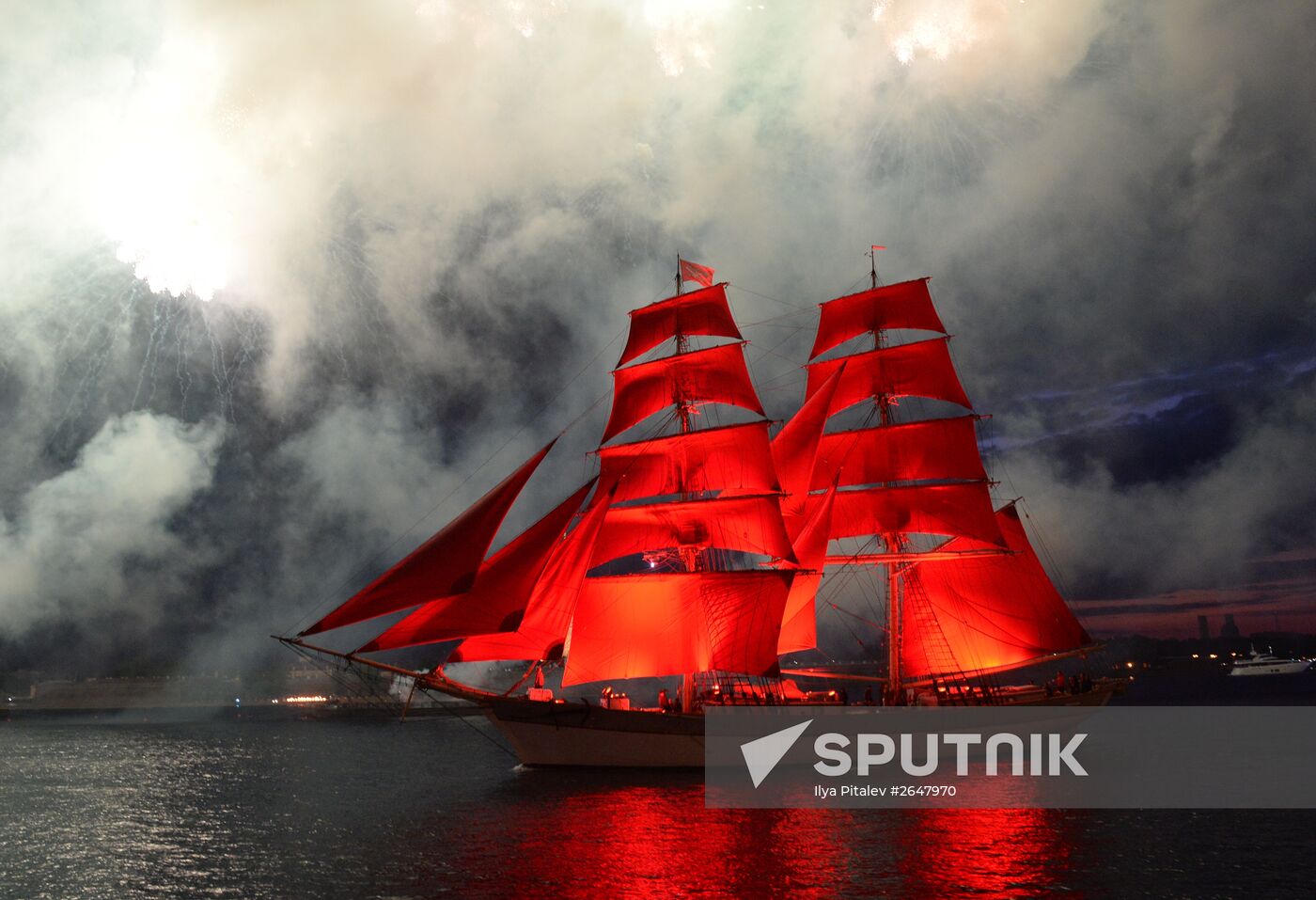 Scarlet Sails school-leavers' festival in St. Petersburg during SPEIF 2015