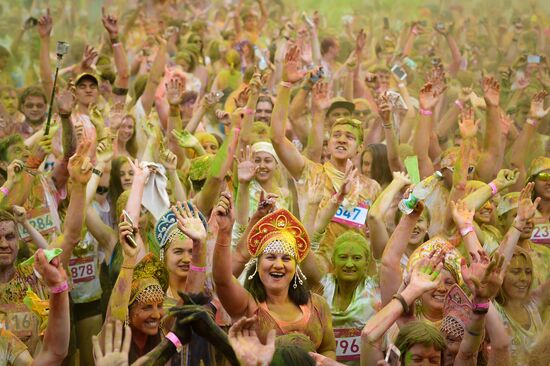 Colour run in Moscow