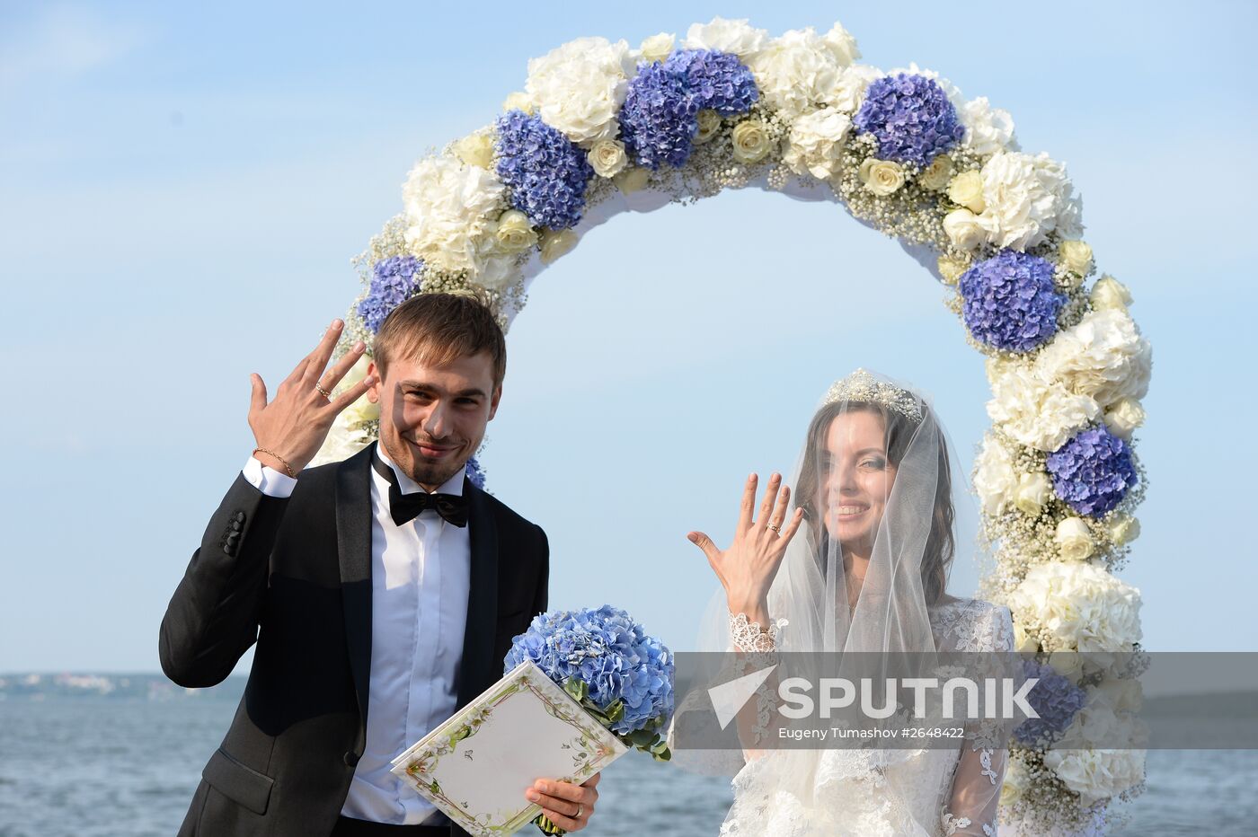Russian biathlete Anton Shipulin and Luiza Sabitova get married in Yekaterinburg