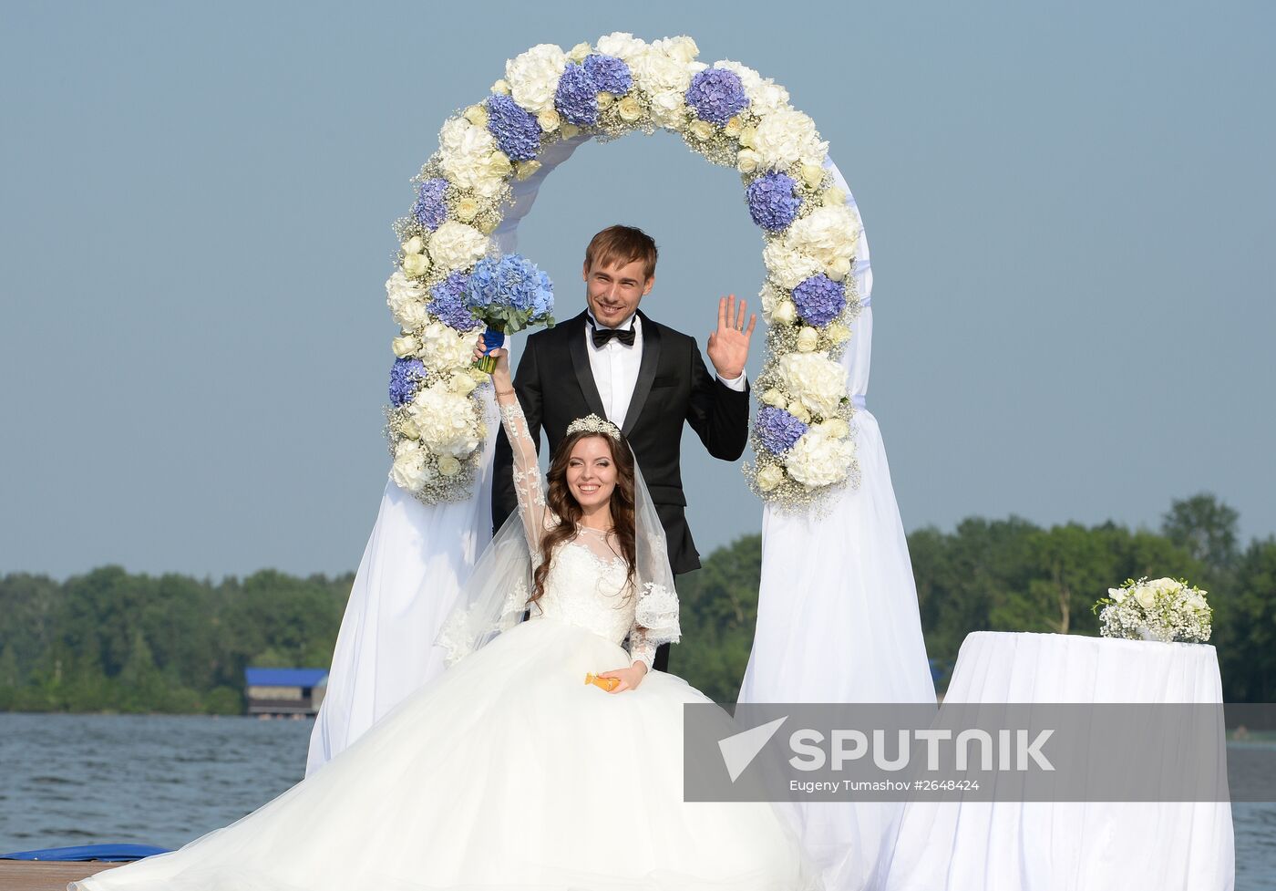 Russian biathlete Anton Shipulin and Luiza Sabitova get married in Yekaterinburg