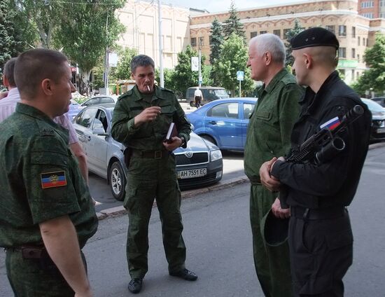 Briefing in Donetsk