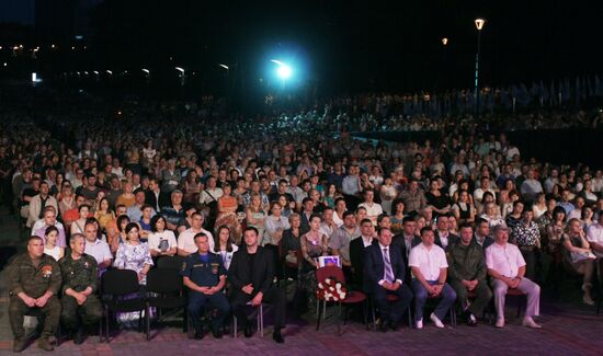 US pianist Valentina Lisitsa visits Donetsk