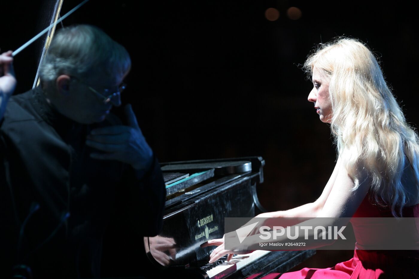 US pianist Valentina Lisitsa visits Donetsk